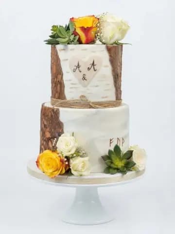 Gâteau de mariage à 2 étages sur le thème Viking à Lausanne